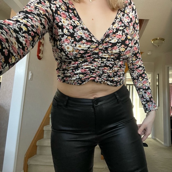 “Leather” Lookalike Pants | Size S - Picture 2 of 6